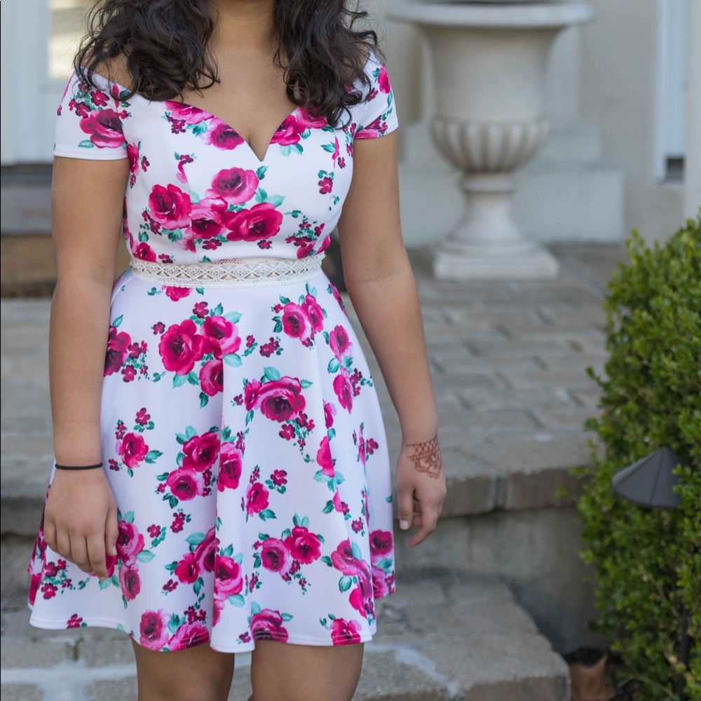B. Darlin formal off shoulder mini dress, size 1/2